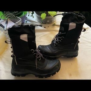 Men’s Size 10 The North Face Winter Boots